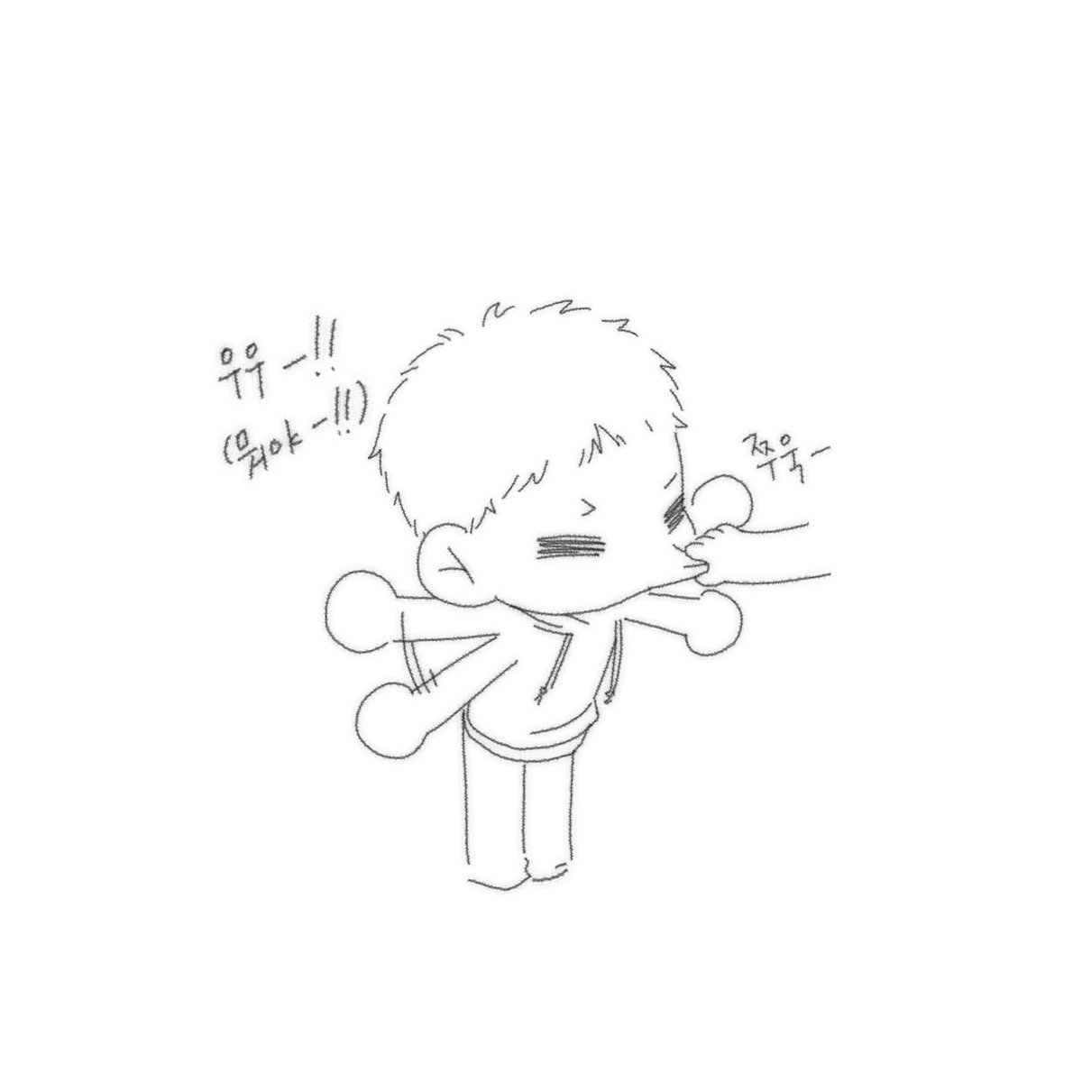 jinee8416's tweet photo. 집중해서 입술 내밀고 있길래.. 잡아 당겨보고 싶었어... https://t.co/fi9lM1g5bW