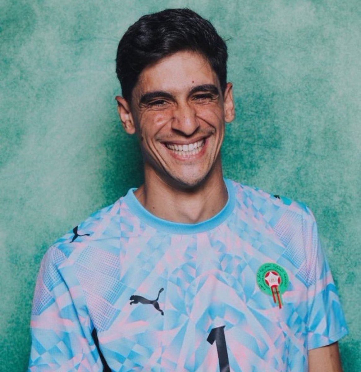 _stmjr's tweet photo. شايفين كيف شايل المغرب ؟! وفيه هلاليين يبونه يطلع https://t.co/1LO0jNNQZC