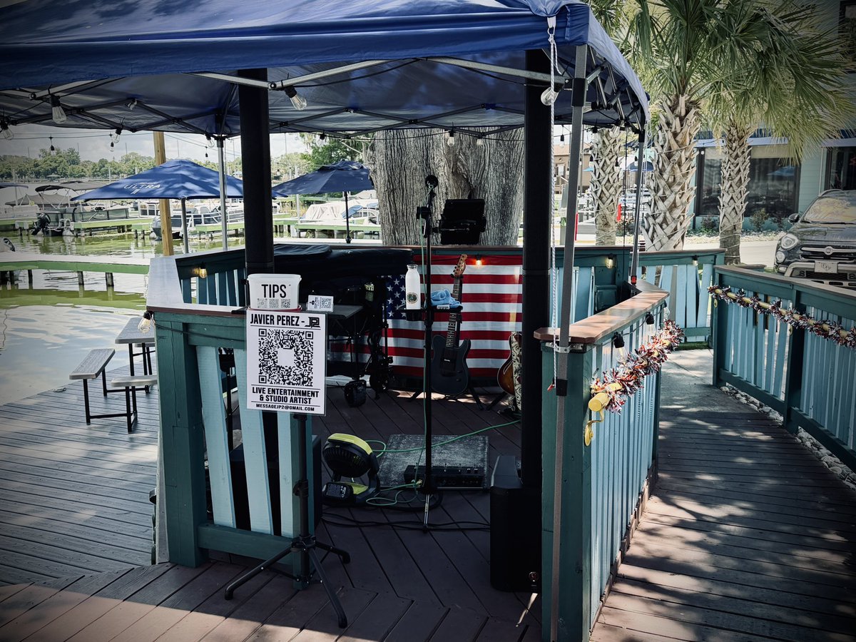 JP2Guitar's tweet photo. All set up and ready at Coco Locos Tiki Bar at Lake Eustis Waterfront Grille!!! 2-5pm, come over, let’s party!!!!
.
.
#music #live #acoustic #solo #july4th #America250Year #cocolocos #eustis #jp2guitar #irmc https://t.co/gy7wy9Rj8K