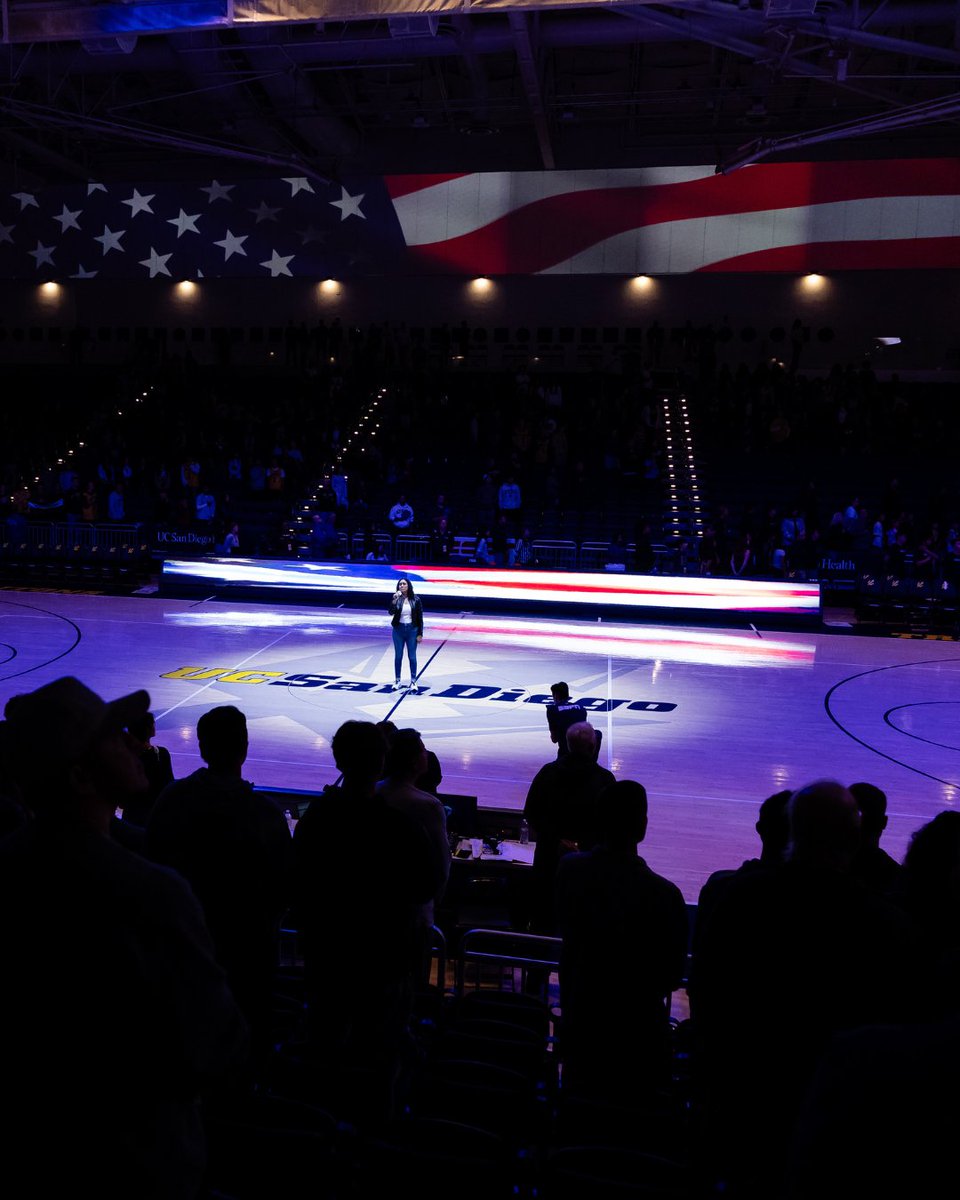 UCSDtritons's tweet photo. Happy Independence Day! ❤️🤍💙

#GoTritons https://t.co/BCN6uI9w1A