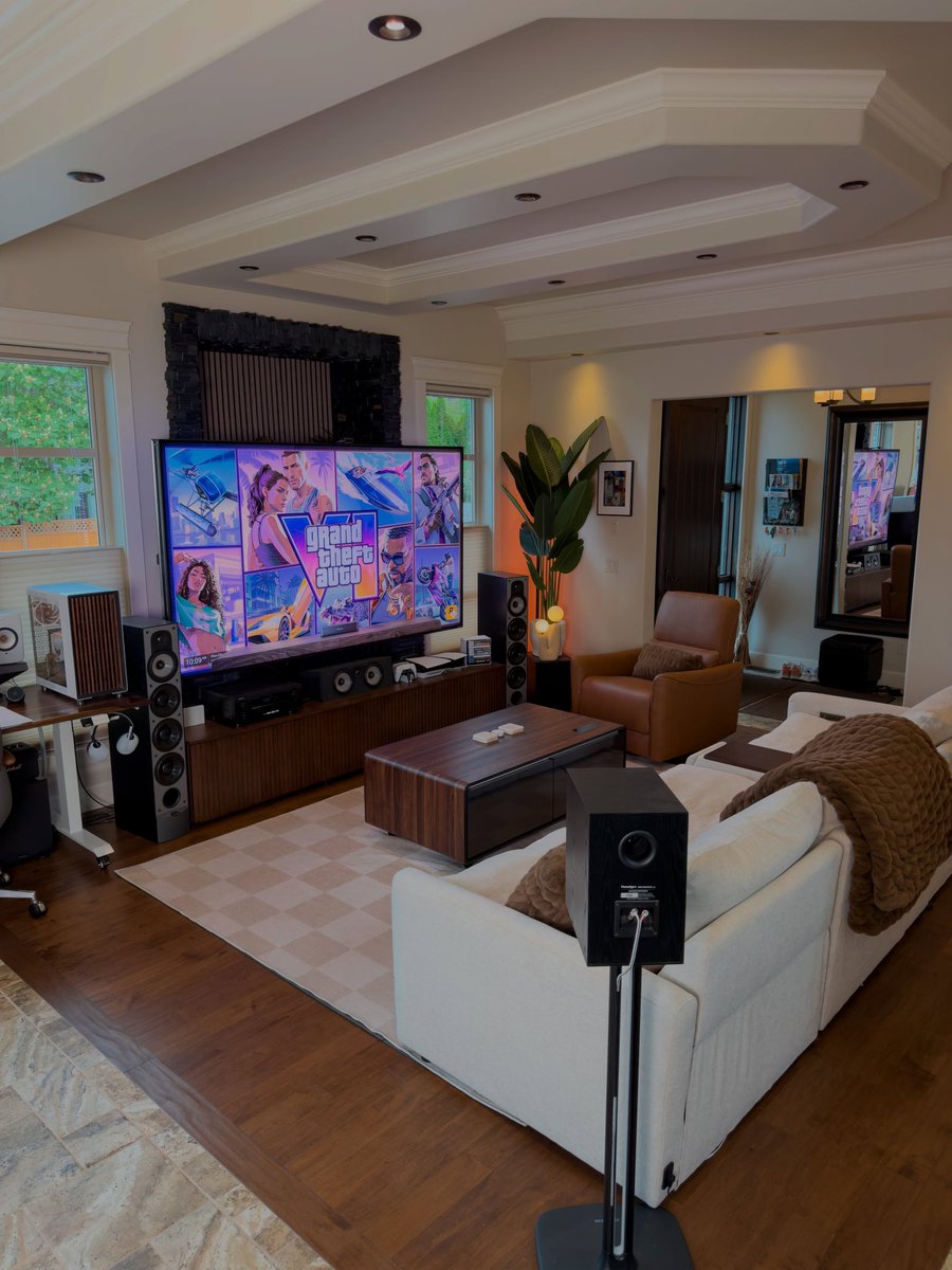 Arthetec's tweet photo. Every man dreams to have a room design and setup like this. So help us God 🙏🏿😀 https://t.co/T4bUHktlhX
