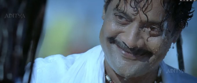 ActorPraBOSS's tweet photo. edoo okadu  kamandhudu ekkada ammai kanipinchina chaalu cute ani beauty ani post esthadu 🤣🤣 https://t.co/S8yjK8FFVB
