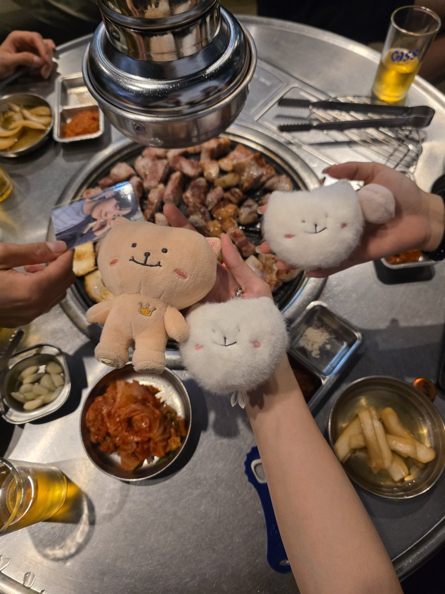dearmysummermh's tweet photo. 민혀니 저메추 시원한 냉면 🍜🍻 https://t.co/ZHLs6Kv1pI