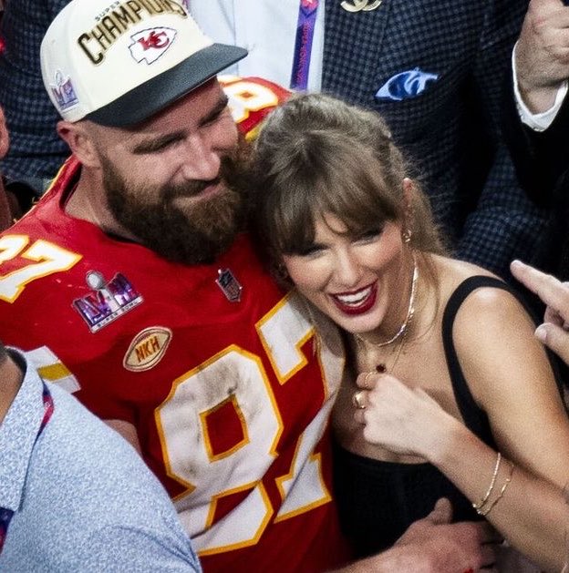 midnightofgrace's tweet photo. ‘The Giver’ star Taylor Swift is now officially married to Travis Kelce. 💍 https://t.co/xEglFeKymA