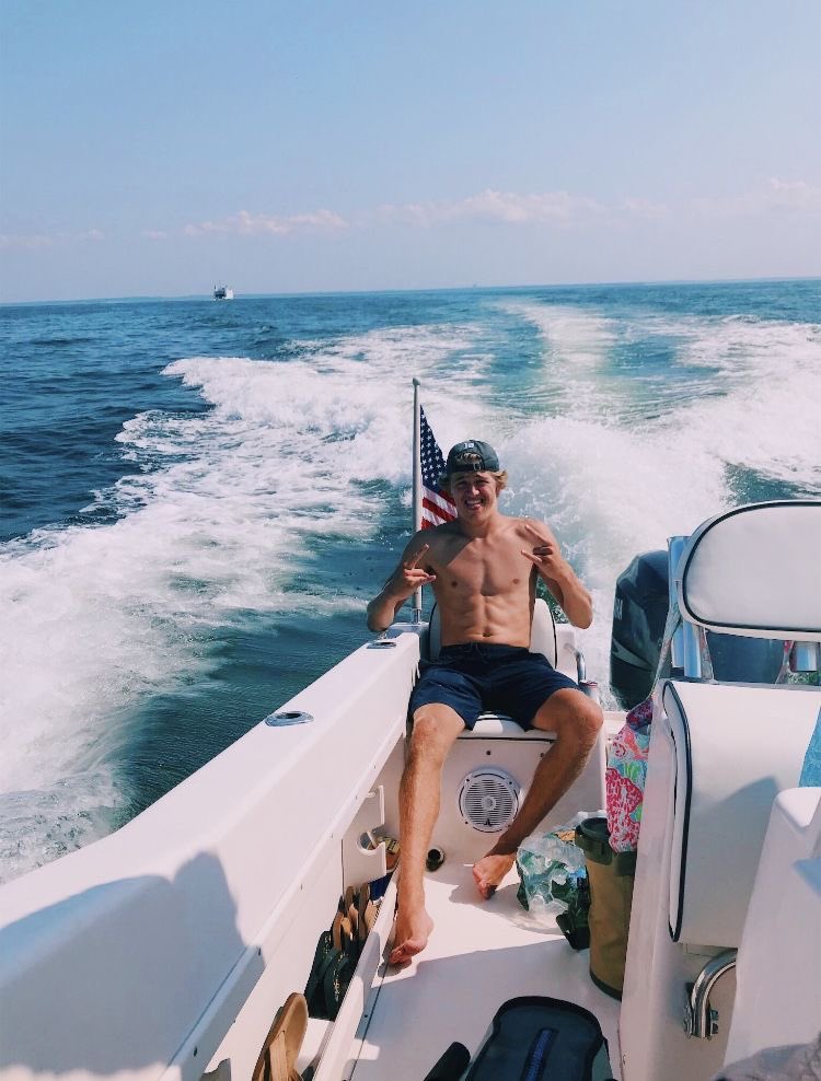 jeff_sadecki's tweet photo. happy 4th 😎😎😝😝🇺🇸🇺🇸 https://t.co/J8OJHLWNqy