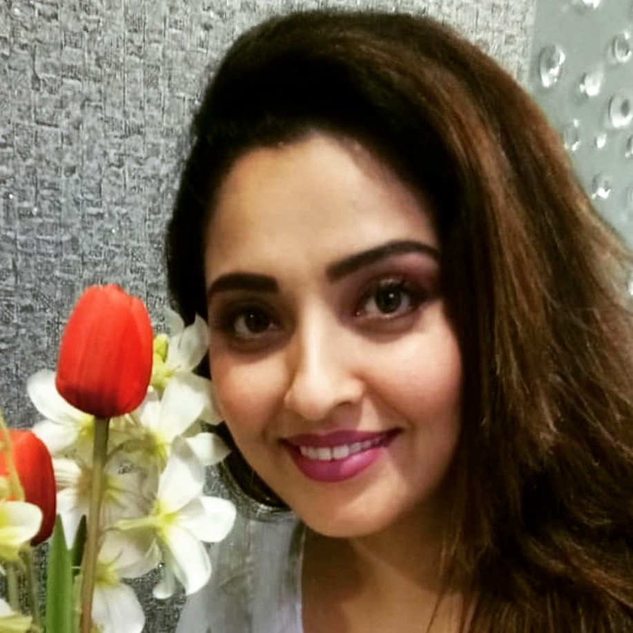 da_mumtaz's tweet photo. Advance happy birthday mumu mam🥰❤️🥰😘 july 5th  @giazahmed #mumtaz #hbdmumu #mumtaj #happybirthdaymumu https://t.co/GOmmxkxVx0