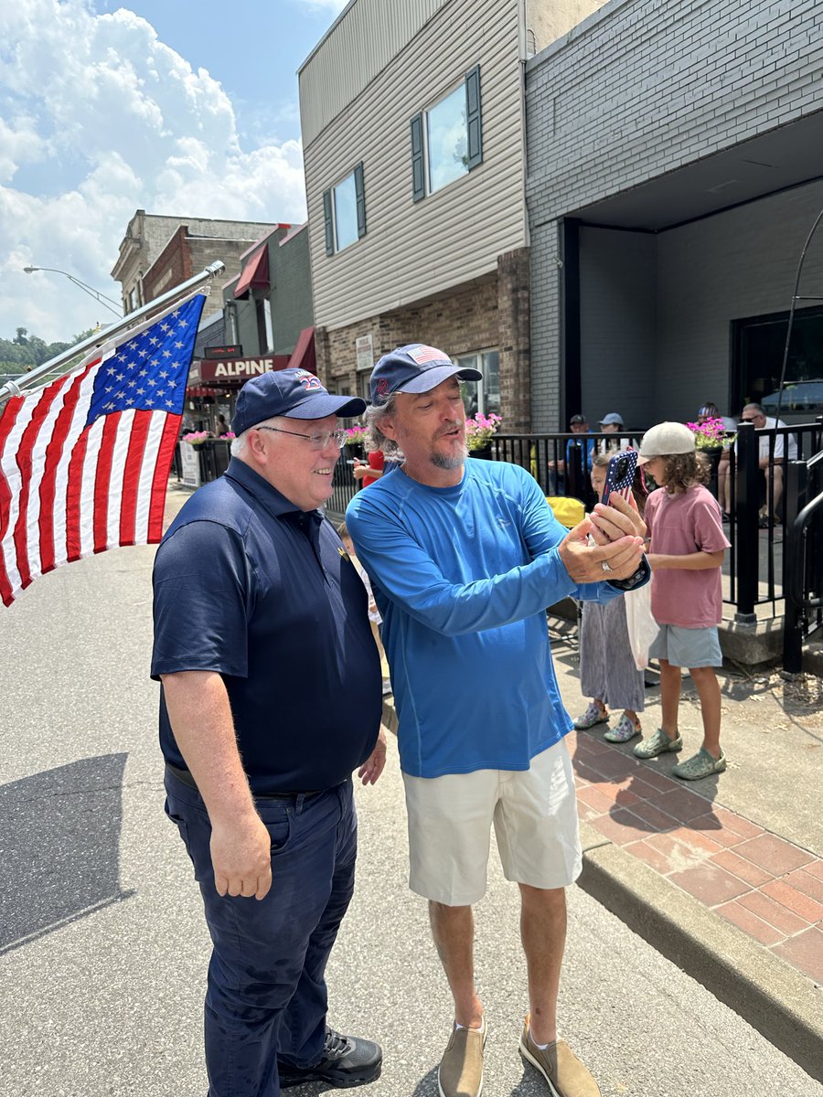 MorriseyWV's tweet photo. Happy #America! 

Already having a busy day: walking in Harpers Ferry, speaking in Bath, and parading in Ripley! 

We are celebrating America’s Independence all across West Virginia! https://t.co/RbXNfsKgHY