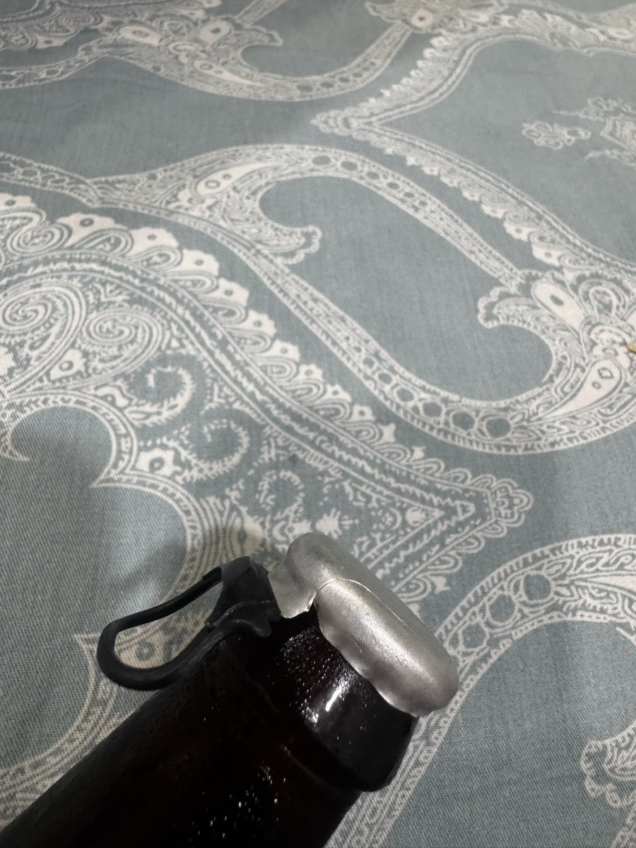 tnvarun's tweet photo. @Indospirit is fhe cap on your #brocode bottle is genuine or is it illicit liquor purchased from Gurgaon https://t.co/mCp6YceZdL