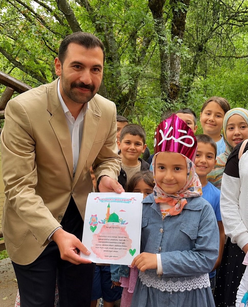 MuhammedAliAyd's tweet photo. Bir ömre huzur katacak en güzel adım… Maşallah Fatımatü’z-Zehra, beş vakit namazla buluştu. 🤍🌸 https://t.co/aWIkQvvuyk