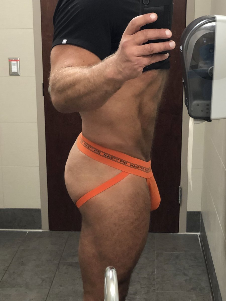 JulianMannXXX's tweet photo. Felt like an orange day! https://t.co/FJxOtjUZF9