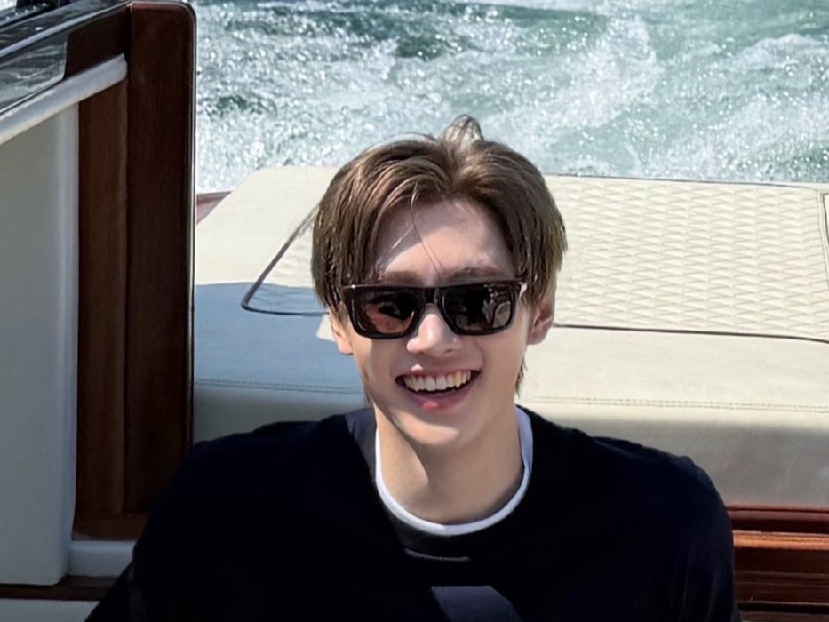 vintagepsh's tweet photo. i hope he always has a reason to wear this beautiful smile https://t.co/yz2ar8NWFd