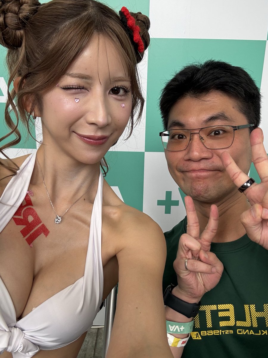 Kaychen2719's tweet photo. 亮眼的七森小姐 👍 https://t.co/apAed8wCll