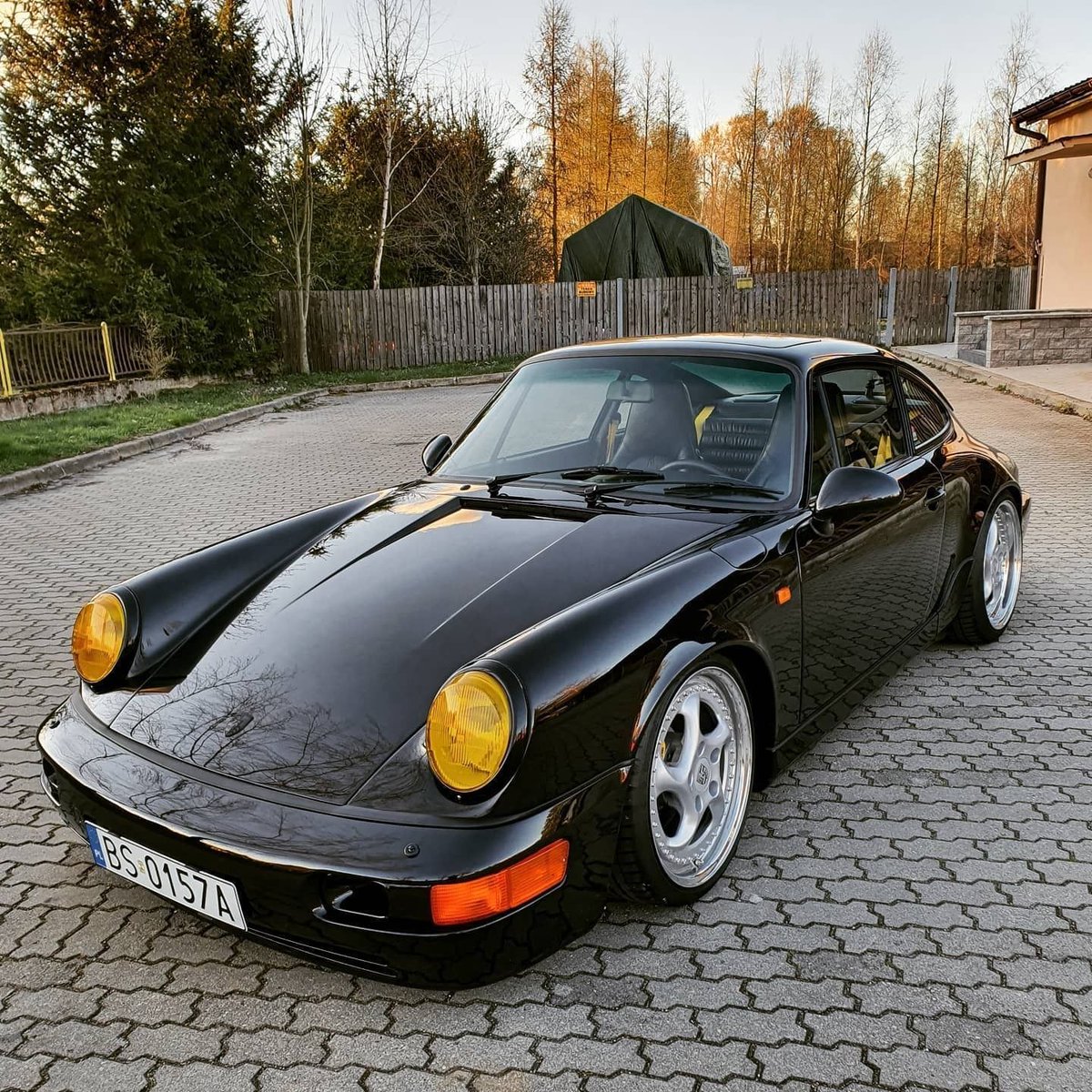 Retromania4ever's tweet photo. 🇩🇪 1990 #Porsche 964 #Carrera 2 coupe https://t.co/JKDwru0hdF