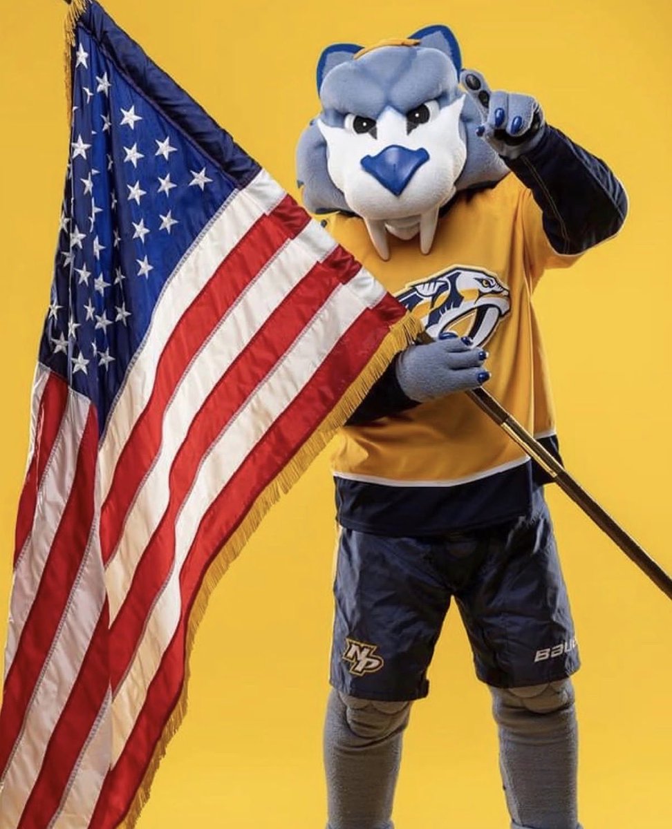 Gnash00's tweet photo. Whether you are young, prehistoric, or a coyote, if you call the USA home, you are blessed. 
Happy250 Birthday to the only place I’ll ever call home! 🇺🇸 🎆 🦅 https://t.co/MkdZ6KwQh8