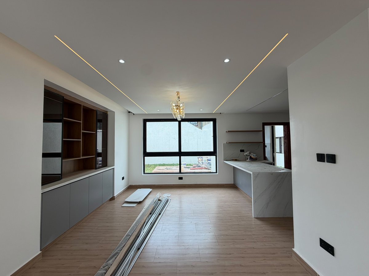 NikasRealty's tweet photo. 4-Bedroom Maisonette for Sale | Syokimau

An elegantly designed 4-bedroom maisonette with a dedicated family room, featuring modern architectural design and high-quality finishes throughout. https://t.co/2QRSG4AgK7