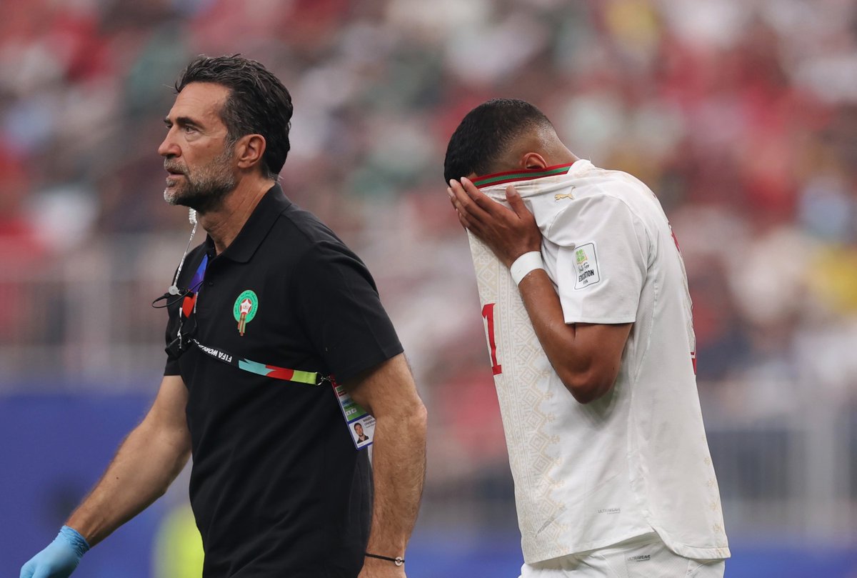 FabrizioRomano's tweet photo. Ismael Saibari out injured but his World Cup will remain in Morocco’s history books 🇲🇦

 ⚽️🇧🇷 Goal vs Brazil
⚽️🏴󠁧󠁢󠁳󠁣󠁴󠁿 Goal vs Scotland
⚽️🇭🇹 Goal vs Haiti
⚽️🇳🇱 Last penalty vs Netherlands

Get well soon! https://t.co/afvUx5hq9W