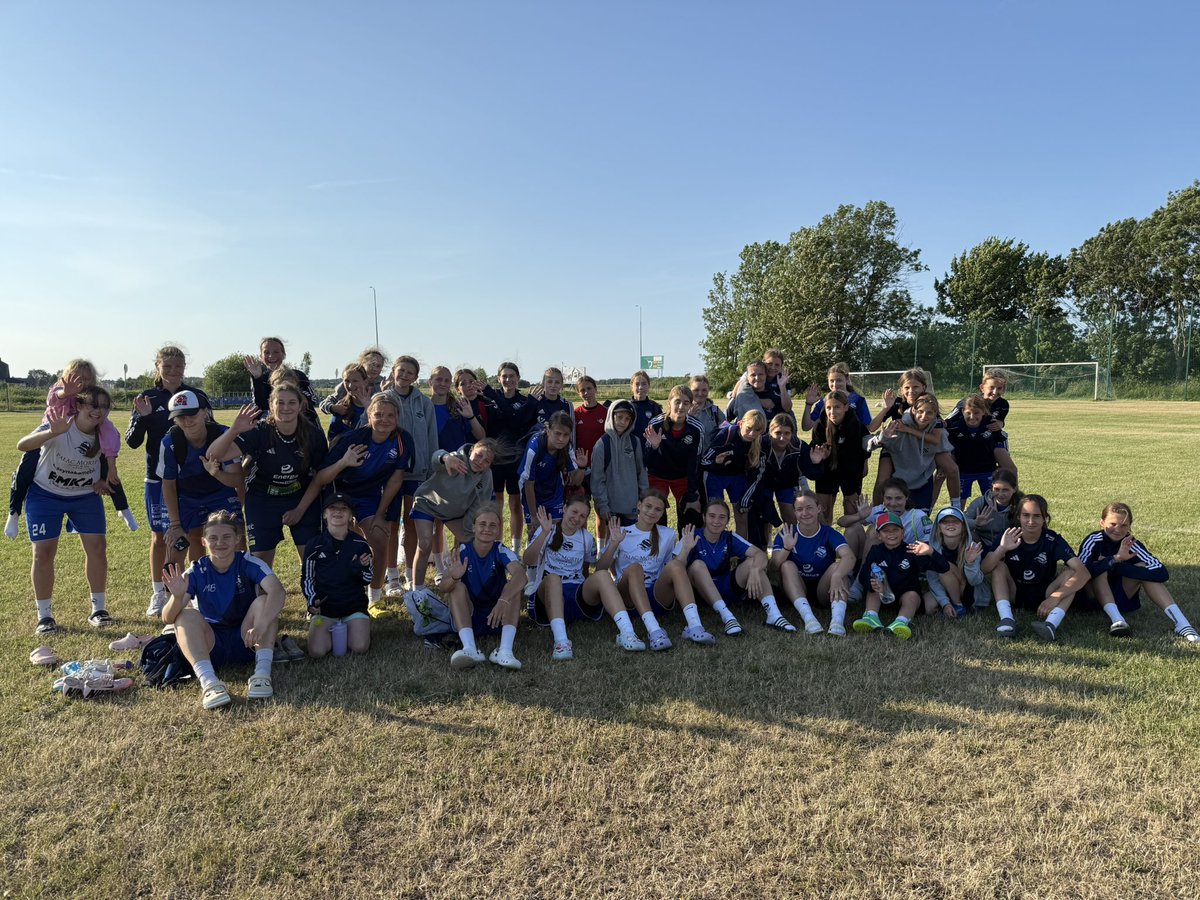 Stomilanki's tweet photo. Obóz w Darłówku - dzień 6️⃣ ⚽️

Znowu zawitało do nas słońce ☀️ 

Pozdrawiamy 🌅🌊🏖️⚽️

@EnergaSA https://t.co/XQctQaY8dP
