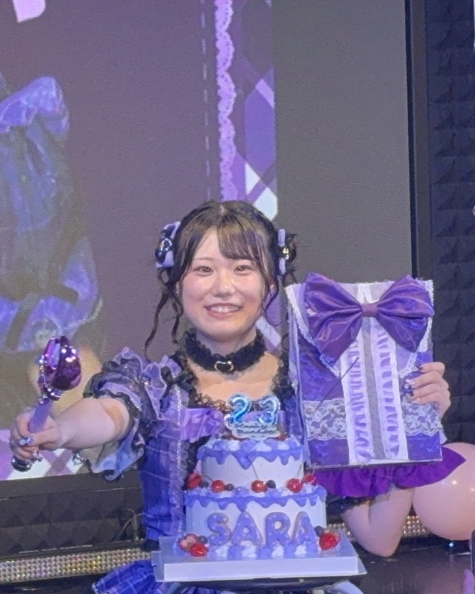 Reon172553's tweet photo. さら生誕お疲れ様でしたー！！
いつも盛り上げてる人が2曲目からダウンしてたけどその分みんなで盛り上がっててめっちゃ楽しかったー！
来年は今年より楽しめるように貯めておきます！
遅くまで残しちゃってさらちゃんごめんなさい🙇‍♂️来年は朝までやりましょう笑笑 https://t.co/S5tRRu3gas