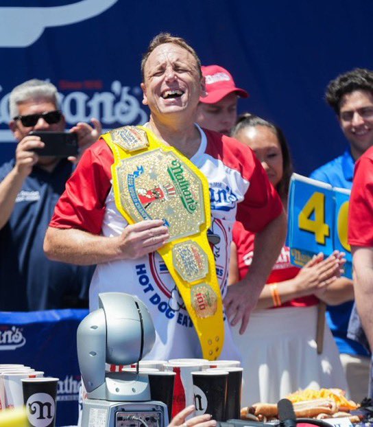 InternetH0F's tweet photo. Joey Chestnut downed 66 hot dogs today to claim his 18th Nathan’s Hot Dog Eating Championship 

19,000+ calories in 10 minutes https://t.co/Dcj6cvMfuY