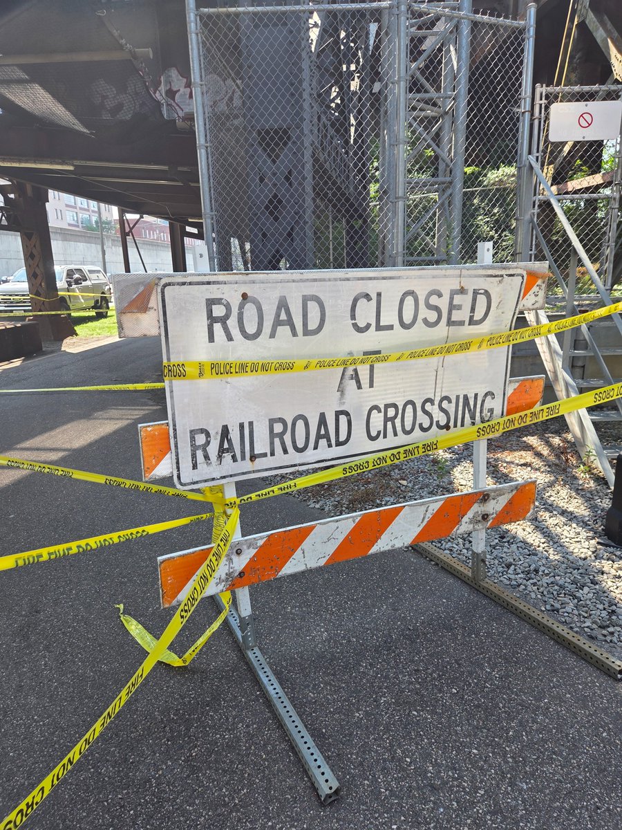 MidgardianMan's tweet photo. @Flummoxx @TeamZissou @PolitiBunny Tried to go get a look at it earlier. They had the capital trail all blocked off for that portion. https://t.co/qNvTPqbsT5