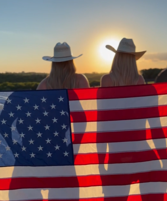 cornfedbabyy's tweet photo. Independence Day in the midwest ❤️ https://t.co/QDu1x1ec88
