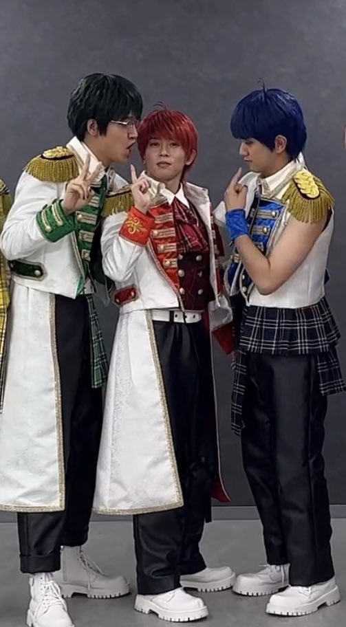 2356_kzmsy's tweet photo. 良質なさのすえのり
①正門くんを指差す末澤さん→ ②珍しい末澤さんからのアクションに反応する正門くん→ ③反応されてやっぱり佐野さんを指す気まぐれな末澤さん→ ④「おれは？」の正門くん https://t.co/A762PY36uU