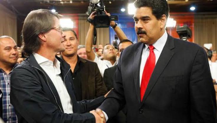antonio77354888's tweet photo. @FernandoWe0281 Con esta foto bajá la aprobación 
están jodidos estamos en la era donde nadie queda LISO https://t.co/FggXq1i22U