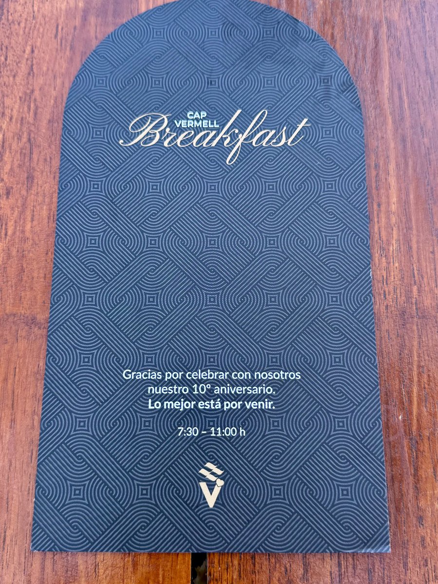 lsuarezdelezo's tweet photo. Qué maravilla los hoteles que entienden el desayuno como un elemento fundamental de su oferta gastronómica. Carta apetecible para preparaciones en el momento y un rincón de productos mallorquines de calidad. Panes y cafés de categoría, además!

Bien por #CapVermell y sus desayunos