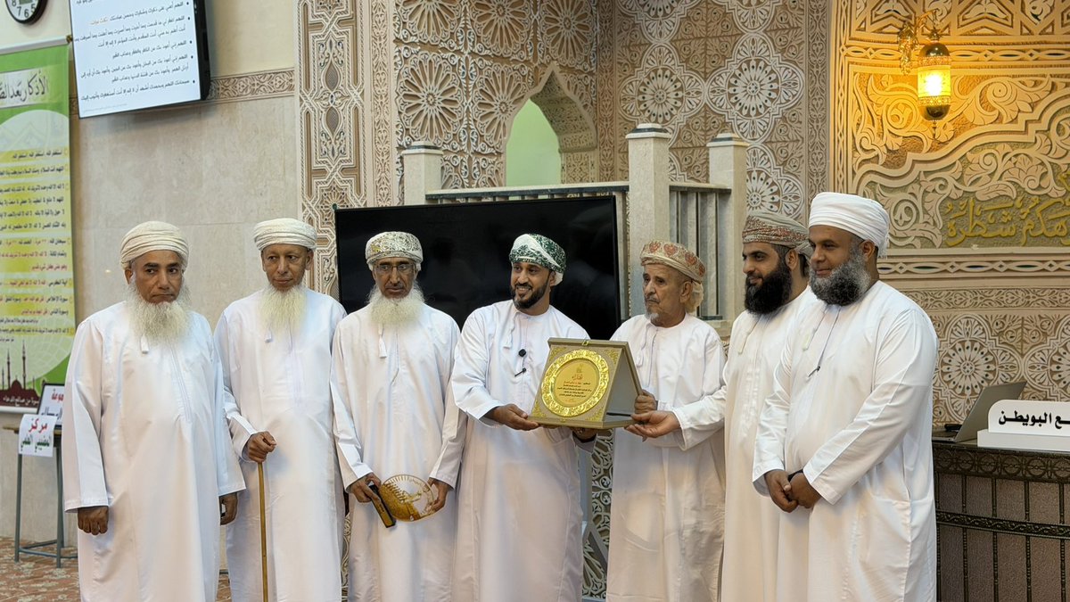 a_m_center's tweet photo. كلما اتسعت دائرة المشاركين، اتسعت معها دائرة الأثر.
وقد جسدت ندوة «العمل التطوعي بين التطوع والنجاح» هذا المعنى بأبهى صوره؛ بحضورٍ لافت، ومشاركةٍ فاعلة من عدة مراكز، وحوارٍ راقٍ أثبت أن التطوع ليس جهدًا يُذكر، بل حضارةٌ تُبنى، ورسالةٌ تُورث
#مركز_الأمل_المشرق https://t.co/hSqMNcBe3t