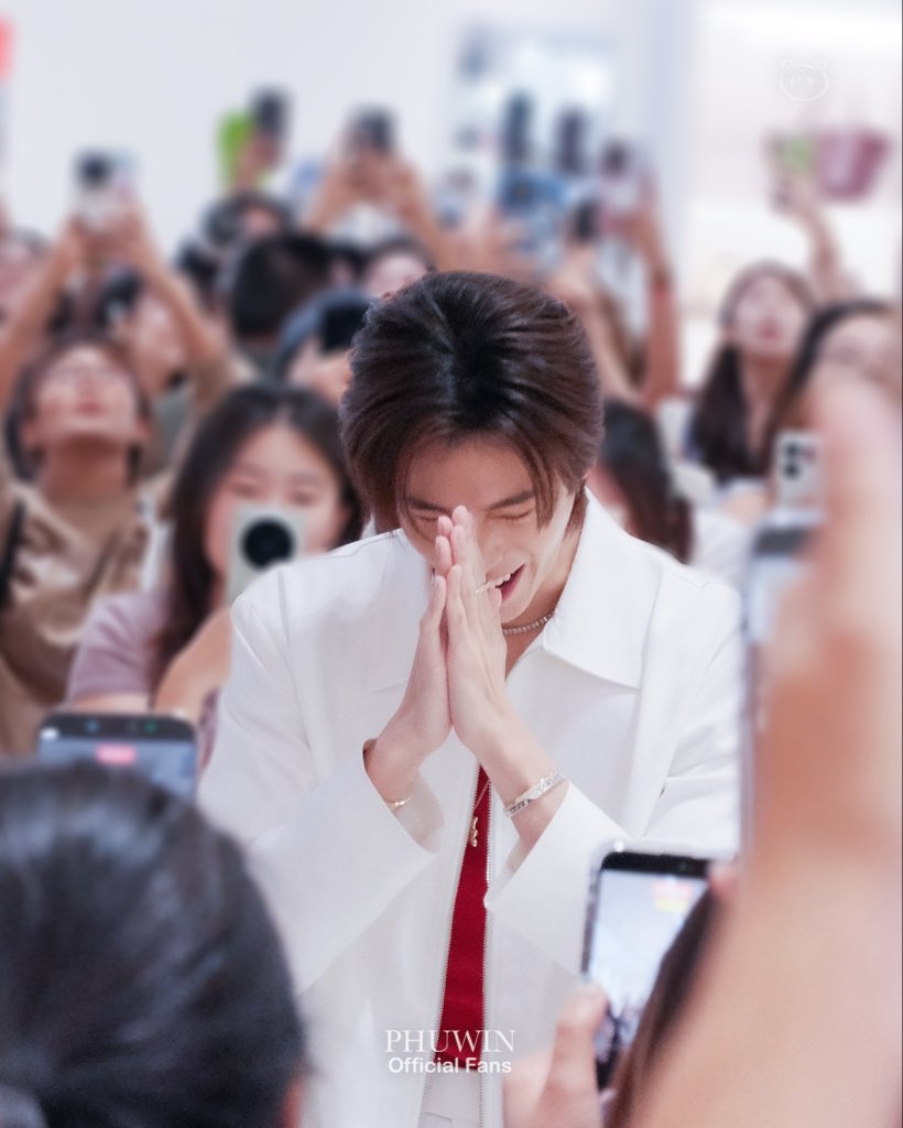 PhuwinOfficial's tweet photo. 『🎂#23rdHoneyThePHUWINDay』

วันนี้ขอบคุณทุกคนมากๆ ที่ช่วยกันร้องเพลง Happy Birthday ให้ภูวินทร์กันนะค้าบ ภูวินทร์ต้องมีความสุขมากแน่ๆ ยิ้มตาปิดเลย ^^~🤍

OUR STAR PHUWIN 23rd
❥@phuwintang🍯
#phuwintang
#APMMonacoTHXPhuwin https://t.co/n3dAkdgvlb