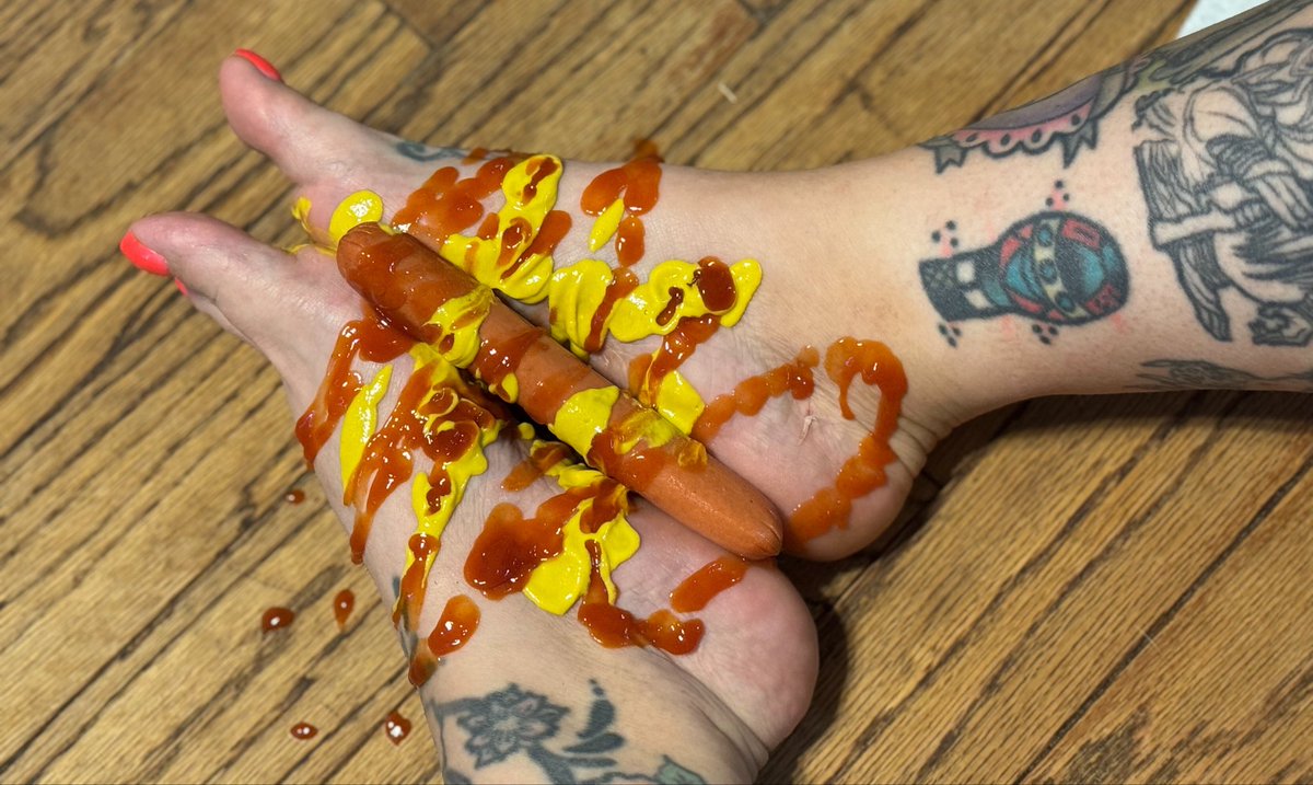 ToeFlixNChill's tweet photo. It’s a bad day to be a wiener

Happy 4th of July 🇺🇸🎇🌭

Find me @FeetFinder https://t.co/cMfqxPTLUV