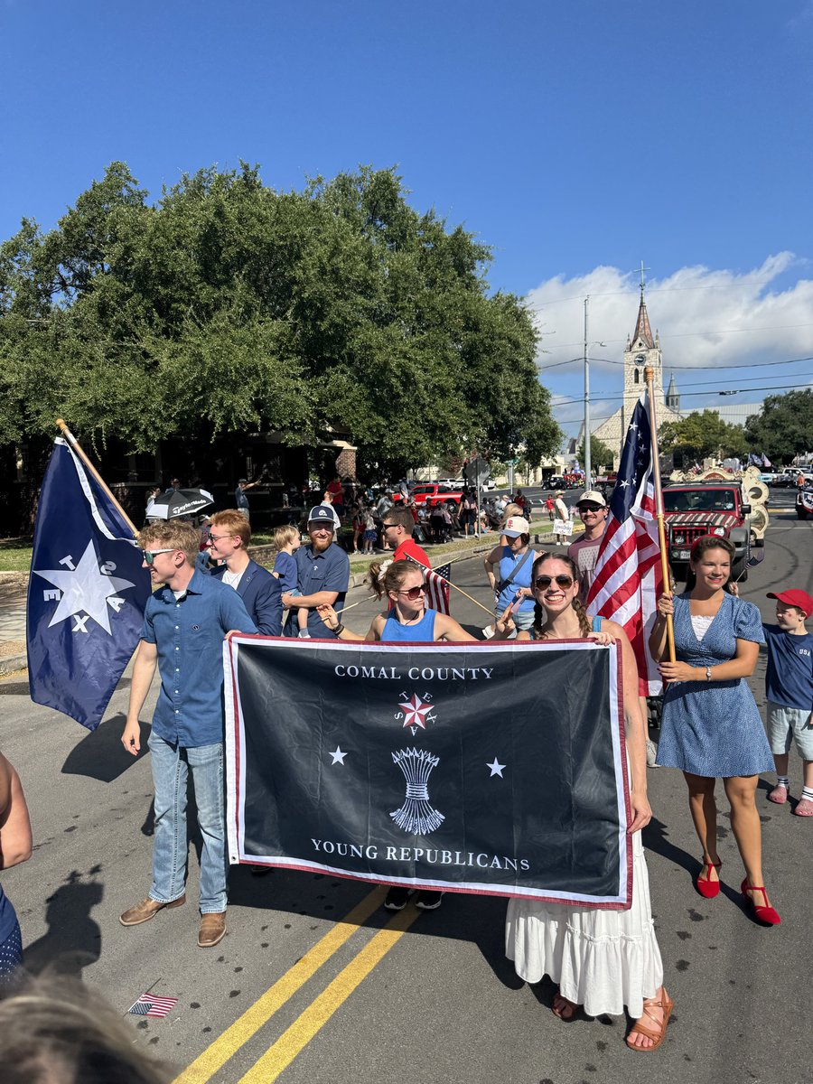 ComalCountyYRT's tweet photo. We had a blast walking with the Comal County Republican Party clubs for the July 4th Parade in New Braunfels. Can't wait for next year! Happy 250 years of freedom! https://t.co/qJhnK4HoTB