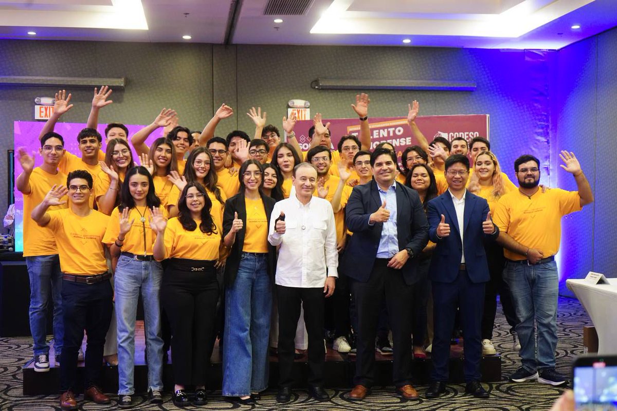 AlfonsoDurazo's tweet photo. Seguimos formando al talento que impulsará el futuro de Sonora.
La segunda generación de estudiantes sonorenses concluyó su capacitación en Taiwán en electromovilidad y semiconductores, y una tercera iniciará en septiembre.
Sonora se transforma con educación, innovación y oportunidades.
#sonorasetransforma #tierradeoportunidades