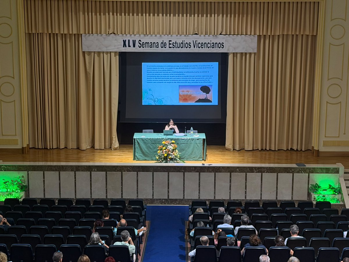 misionerospaul's tweet photo. En el espacio "Compartiendo la vida" de la #XLVSemanaVicenciana, Irune Fernández, profesora de Educación Especial en el Colegio San José de Astillero (Cantabria) y expresidenta nacional de JMV en España, comparte cómo su vocación se ha ido configurando a través de la escuela, JMV, la Familia Vicenciana, su familia y su profesión. 

Recuerda que la identidad vicenciana nace del encuentro con Cristo, servidor de los pobres, y que el testimonio comienza en lo cotidiano: en casa, en el trabajo, en la manera de escuchar, acompañar, perdonar y sembrar esperanza a quienes lo necesitan. 

#SemanadeEstudiosVicencianos #FamiliaVicenciana #LaicadoVicenciano
