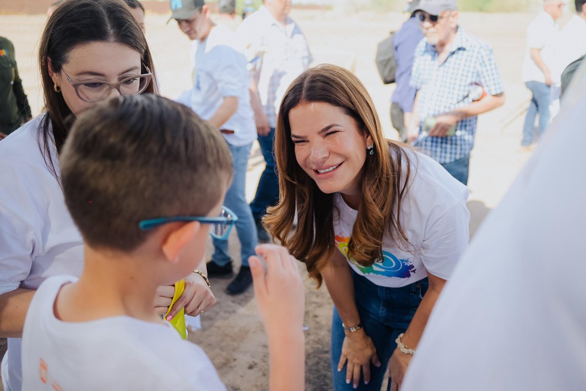 tonoastiazaran's tweet photo. Hoy se cumple un sueño para miles de familias. 💙✨

Junto a mi esposa @pattyruibal, empezamos la construcción del primer Parque para niñas y niños con autismo en México. El proyecto más votado del Presupuesto CRECES, donde participaron más de 38 mil hermosillenses. 👏🏼🗳️

Nos sentimos muy contentos porque además esta es la primera etapa de la próxima Unidad de Deporte Adaptado de Hermosillo. 🤩

¡El cambio se construye con obras para todas y todos! 🙌🏼
