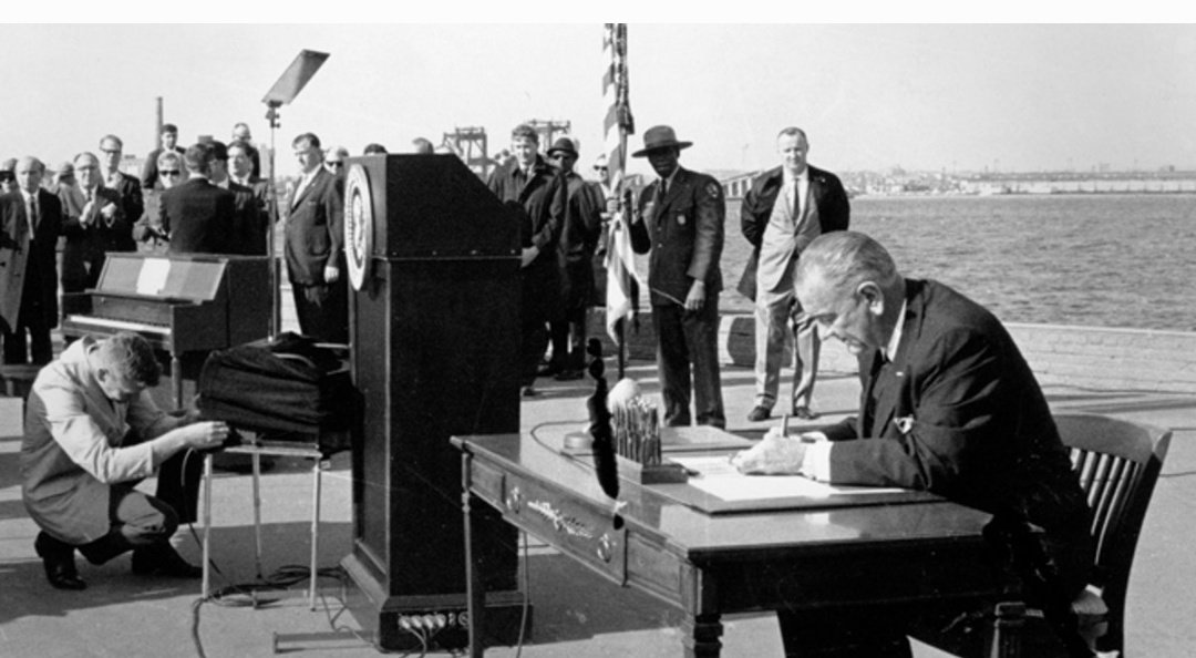 WeWillBeFree24's tweet photo. Harry Truman signing the Luce-Celler Act in 1946

Lyndon B. Johnson signing the Hart-Celler Act in 1965 

Two Unconstitutional Acts that effectively dissolved this Nation. They legislated around the verbage of the Constitution. They must be repealed to Save our Independence. https://t.co/wK8eHvpSgY