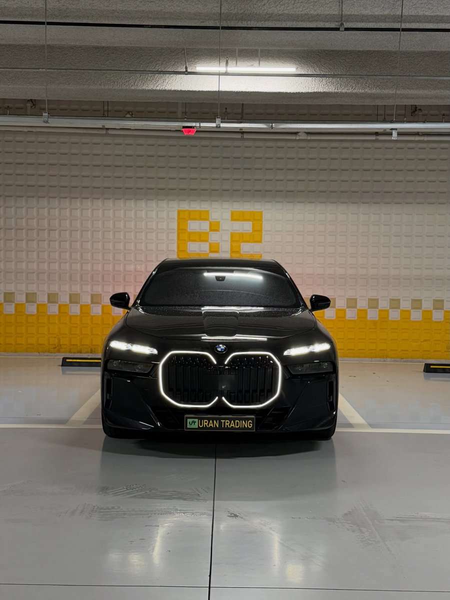 nocarcontext's tweet photo. BMW 740d M Sport 🖤🖤 https://t.co/iegxkGhouZ