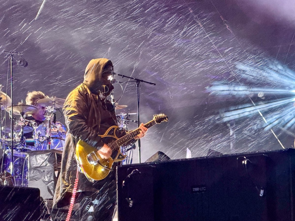 chriscardipix's tweet photo. The Cure - July 3 2026 - Open'er Festival - Gdynia, PL
๐ท iPhone 17 Pro Max ๐ฑ
#TheCure #RobertSmith #SimonGallup #ReevesGabrels #JasonCooper #RogerODonnell #EdenGallup #PixFromTheRail @thecure https://t.co/lw59Q2pAxP