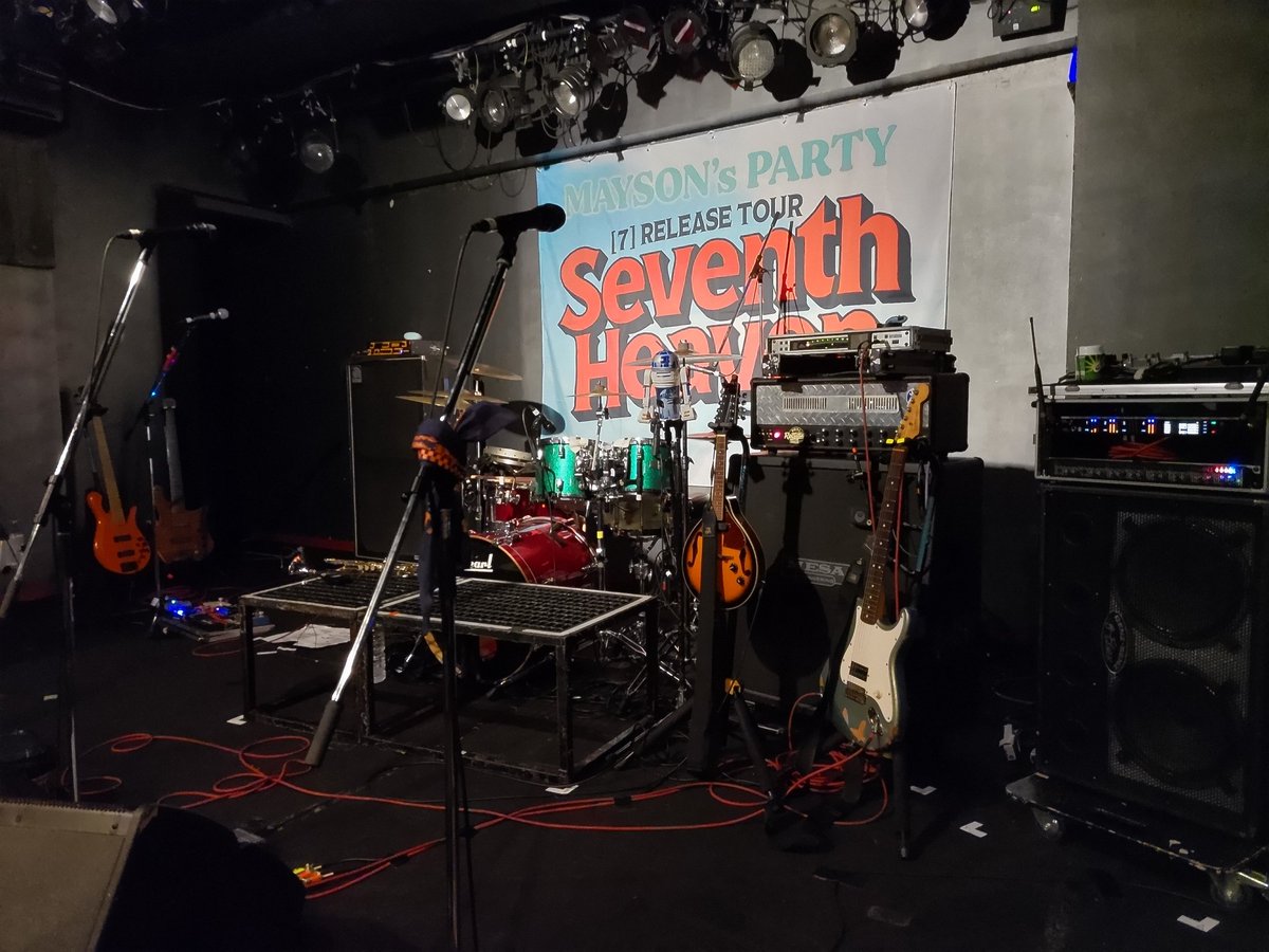 ma_rich_s's tweet photo. 遠征するなら好きな街へ。仙台enn 2ndは二組のパーティーバンドのライブの熱気で、終わったあと床が濡れてました。笑
本日の機長がちょっと胡散臭いって言われてたの😂(素敵よぉ〜🥹)
#MAYSONsPARTY https://t.co/YKhfokL10O