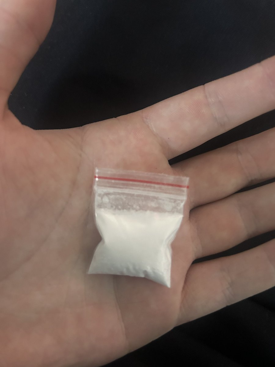 Kayz835's tweet photo. @calze0 absolute FAT bag of crushed k ready to sniff 3g😈 https://t.co/IAmp0wEpu4