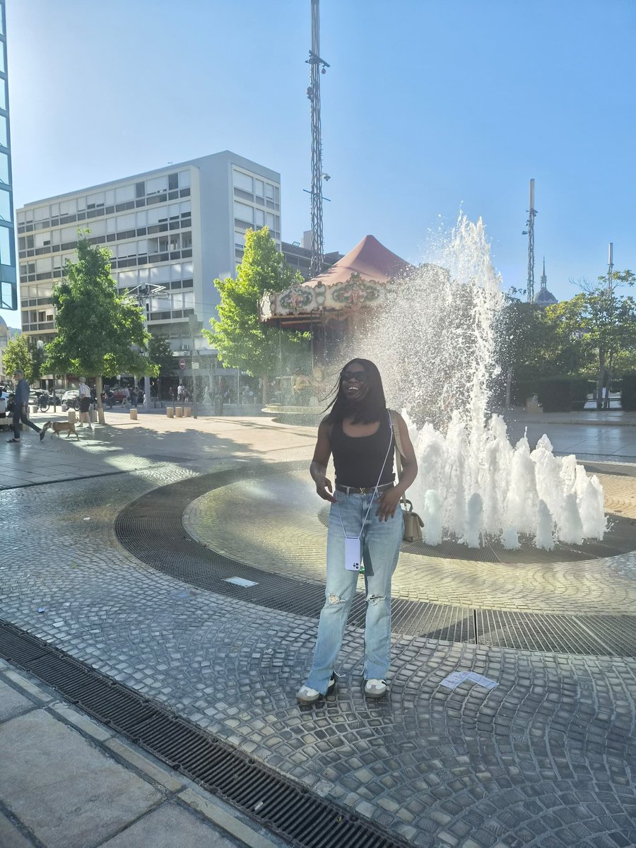 JosephineMawete's tweet photo. Savoir s’arrêter, faire une pause est la plus grande leçon que 2026 m’a apprise.
J’ai appris à prendre du recul et changer d’environnement s’il le faut pour me ressourcer. Faites-vous plaisir quand vous pouvez, la vie ne tient qu’à un fil.
#spiritus #Nzambendeplafond #France #vacances