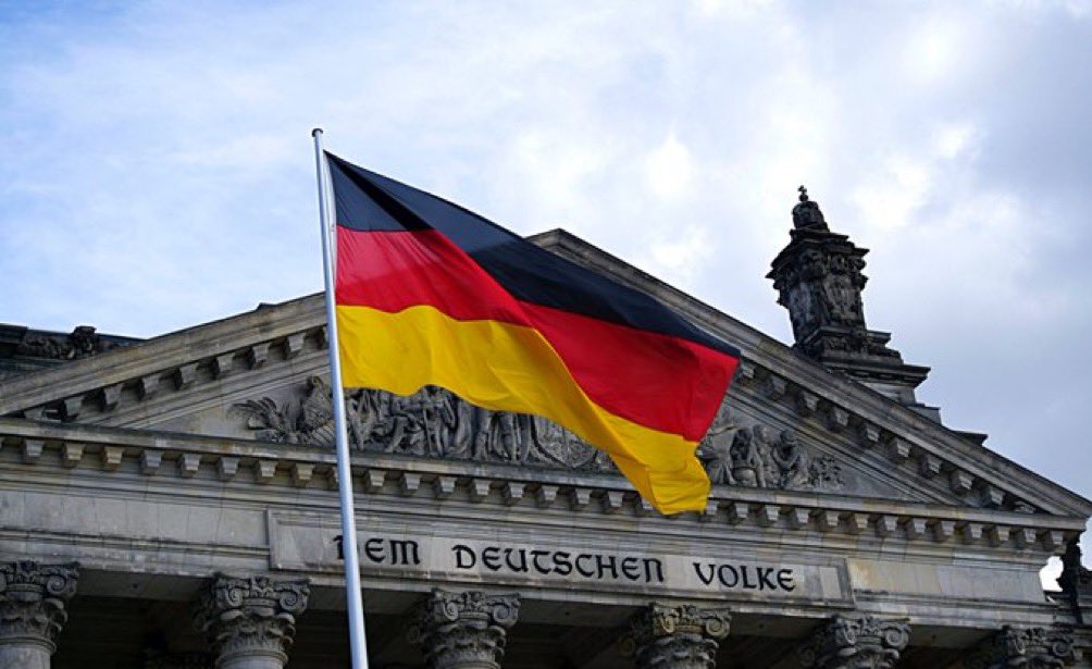 bitcoinlfgo's tweet photo. BIGGG 🇩🇪 

MILLIONS OF GERMANS WILL SOON BE ABLE TO BUY AND SELL CRYPTO DIRECTLY THROUGH THEIR LOCAL BANKS.

ADOPTION IS ACCELERATING. 🚀 https://t.co/KIYEsBsHuv