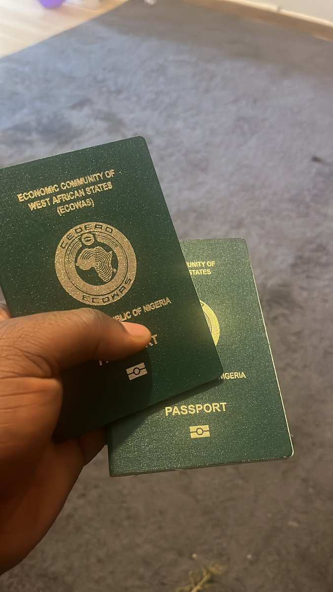 FinestDoveTruth's tweet photo. I got my passport in 2weeks.
@Nigerialondon thank you oo. 

For not going to London to witness the stress I went through the last time I did for my son..
E seun oo. https://t.co/0fVR4zI1Kg