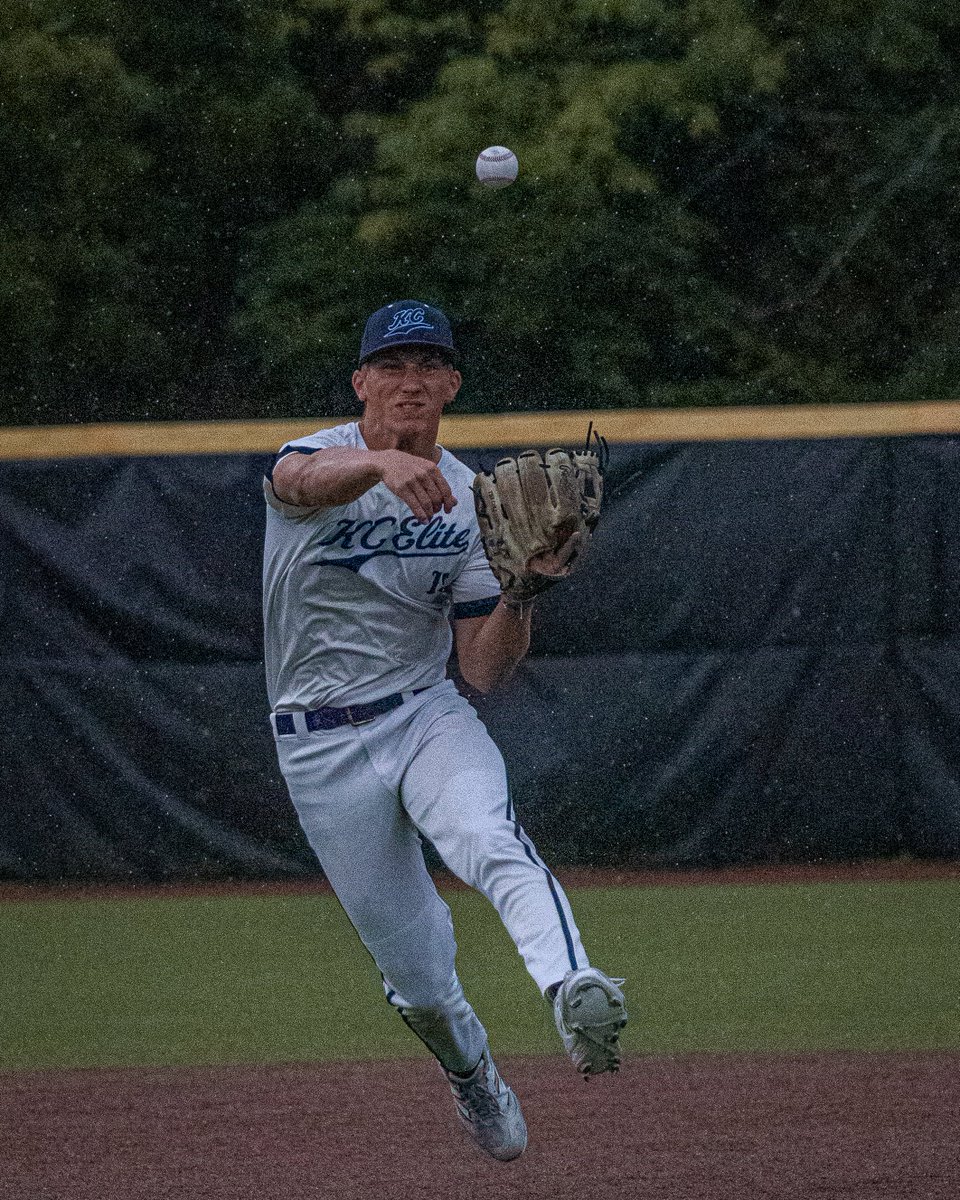 PBTKansasCity's tweet photo. rain rain rain 🌧️

@PBTourney  || #Super18 https://t.co/L4TlQisram