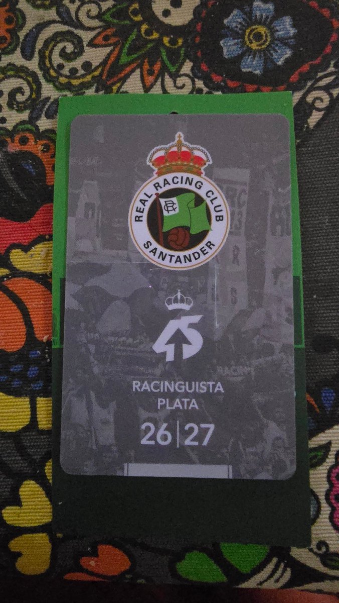 Jalocha72's tweet photo. Otro año mas y este en primera!!!!!😍💚🤍 @realracingclub https://t.co/cpa2wGJeK9