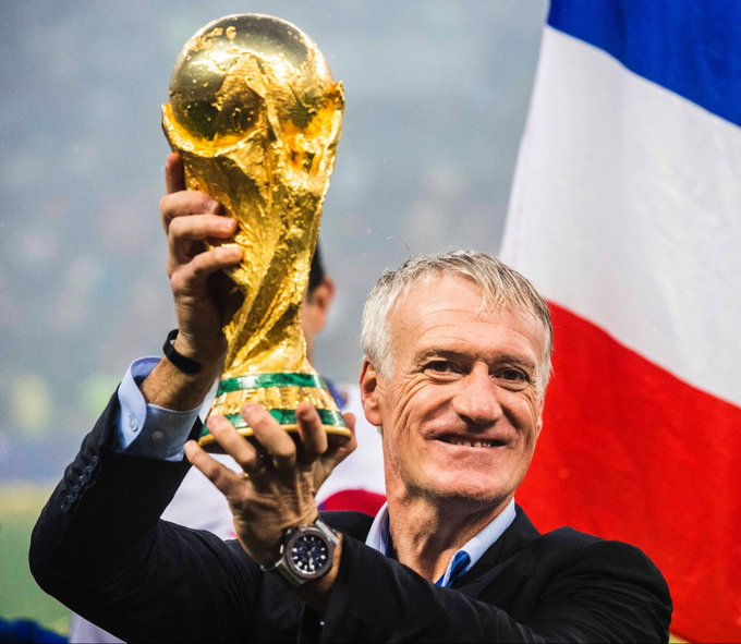 ActuFoot_'s tweet photo. 🚨🚨 OFFICIEL ! DIDIER DESCHAMPS 🇫🇷 EST LE SÉLECTIONNEUR AVEC LE PLUS DE VICTOIRES DANS L’HISTOIRE DE LA COUPE DU MONDE !!!!! ✅🌍 

Le sélectionneur des Bleus compte 18 victoires en 23 matches. https://t.co/7QFUn1DlT1