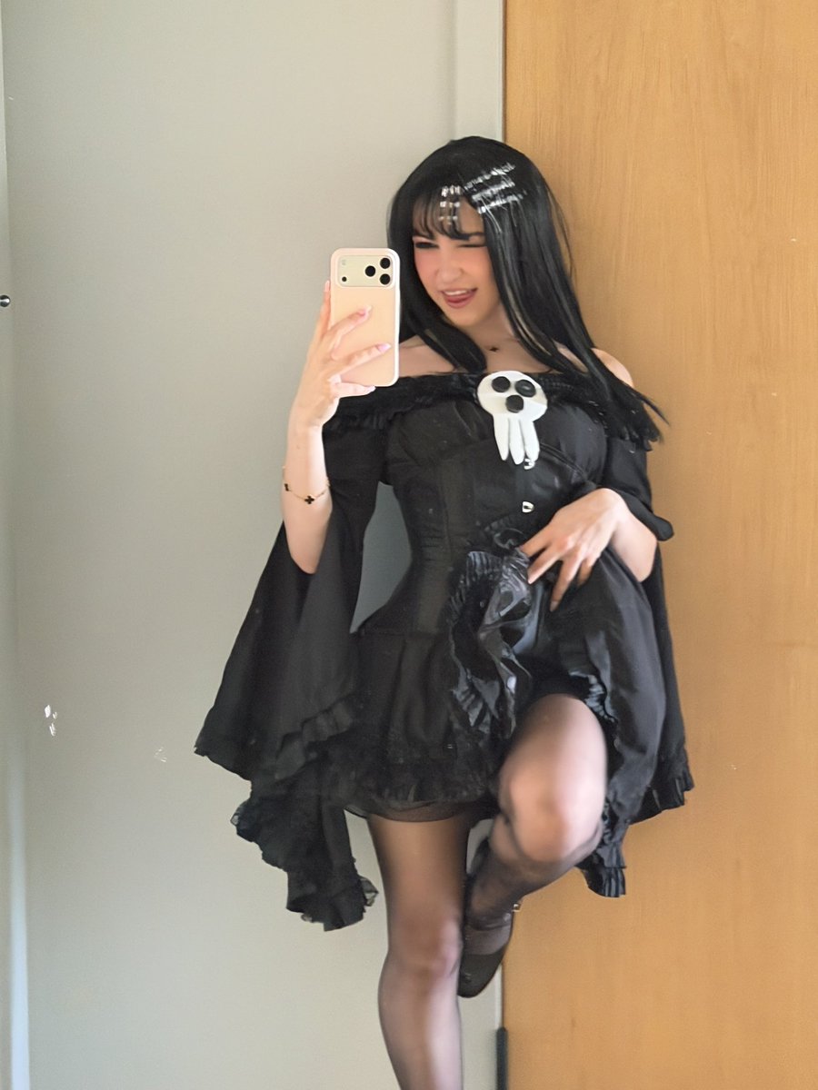 racksonrays's tweet photo. ax day 2 🖤 https://t.co/eyEF6OXlHA