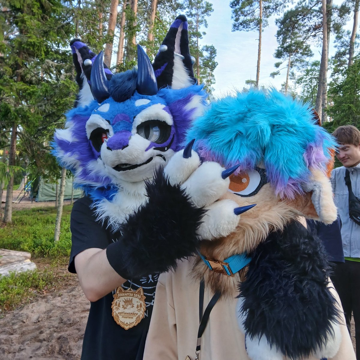 Evil_CEO_Office's tweet photo. #furry #irl #con https://t.co/emrUwZeGqs