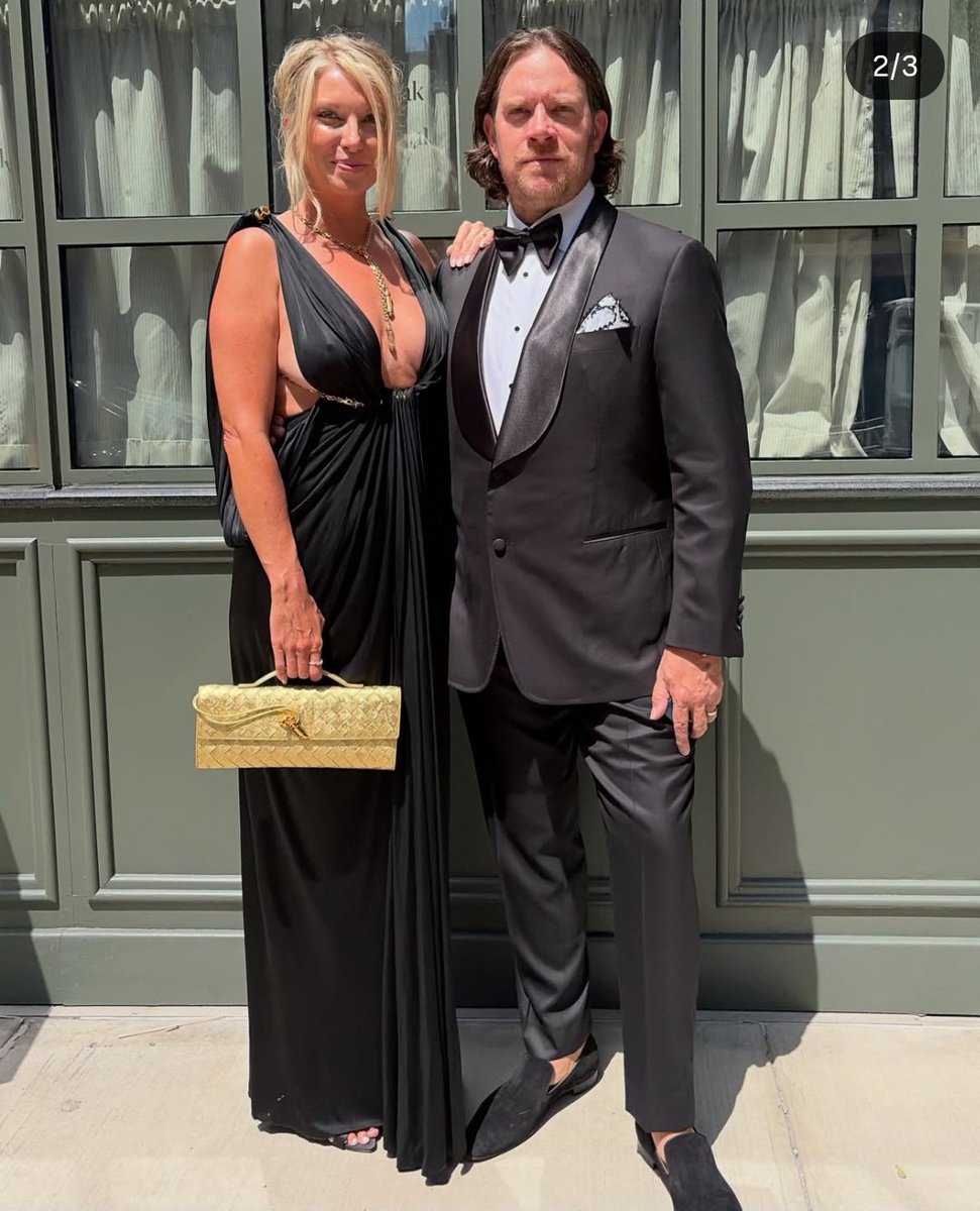 imalltoowell's tweet photo. You guys don't understand these people knew her when she a little kid doing her math homework at the back of the tour bus now they get to see her getting married https://t.co/Rh6dnV92IG