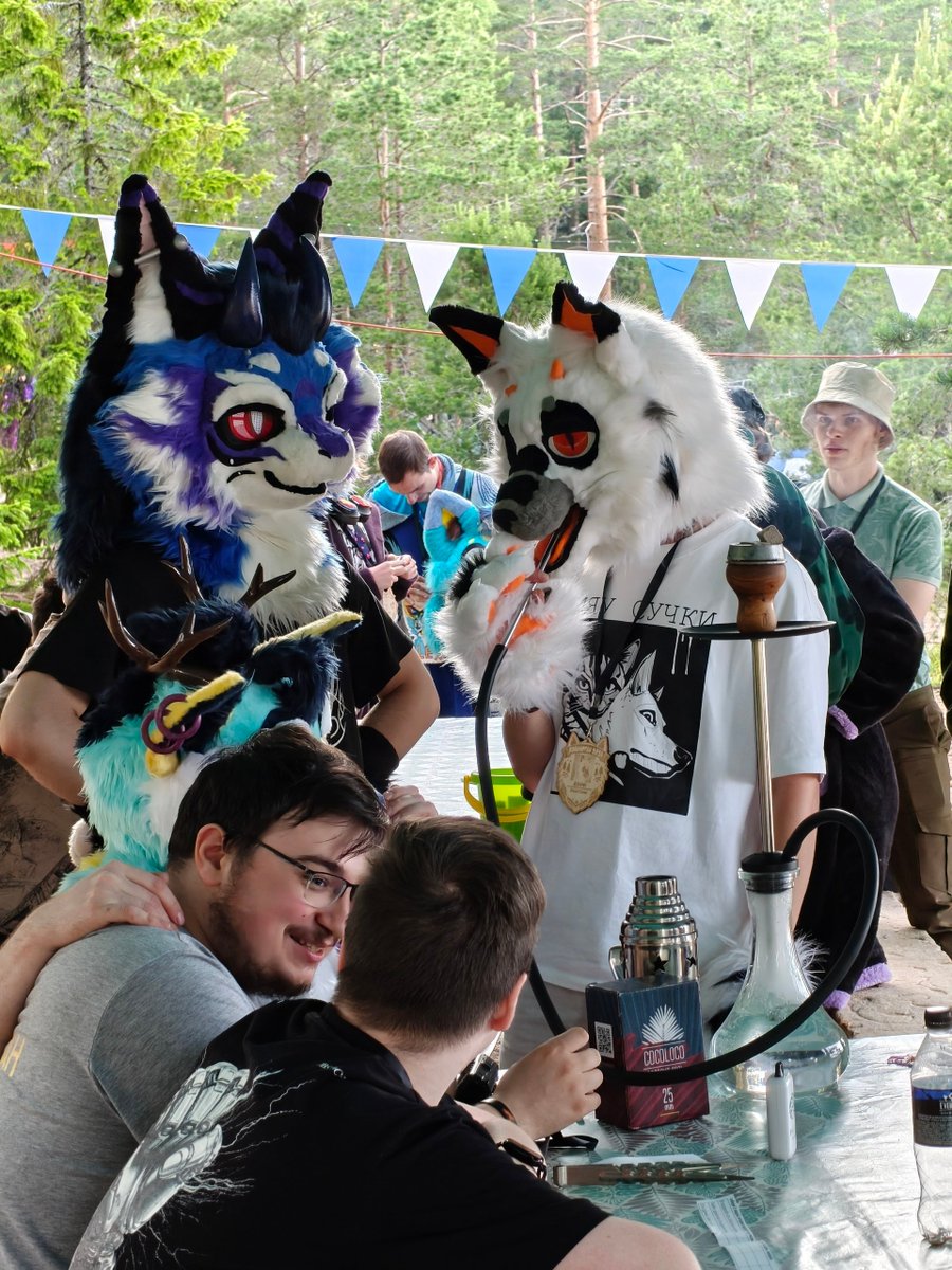 Evil_CEO_Office's tweet photo. #furry #irl #con https://t.co/TZuOp78znM